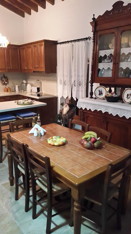 Xenios Cottages Лофу Номер фото
